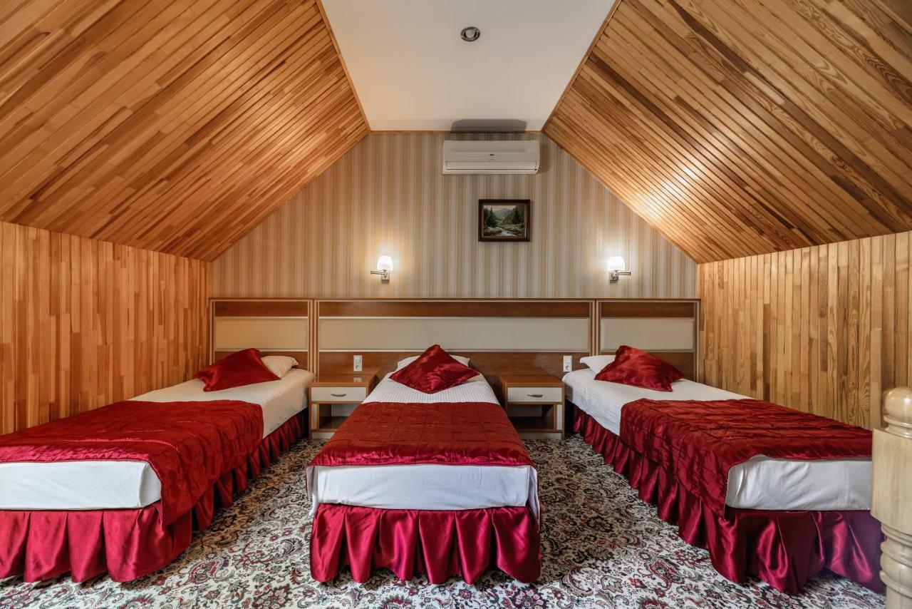 Status Hotel Malekhuv ภายนอก รูปภาพ