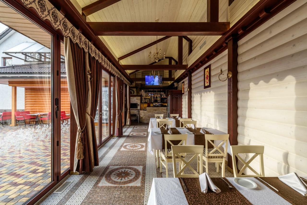 Status Hotel Malekhuv ภายนอก รูปภาพ