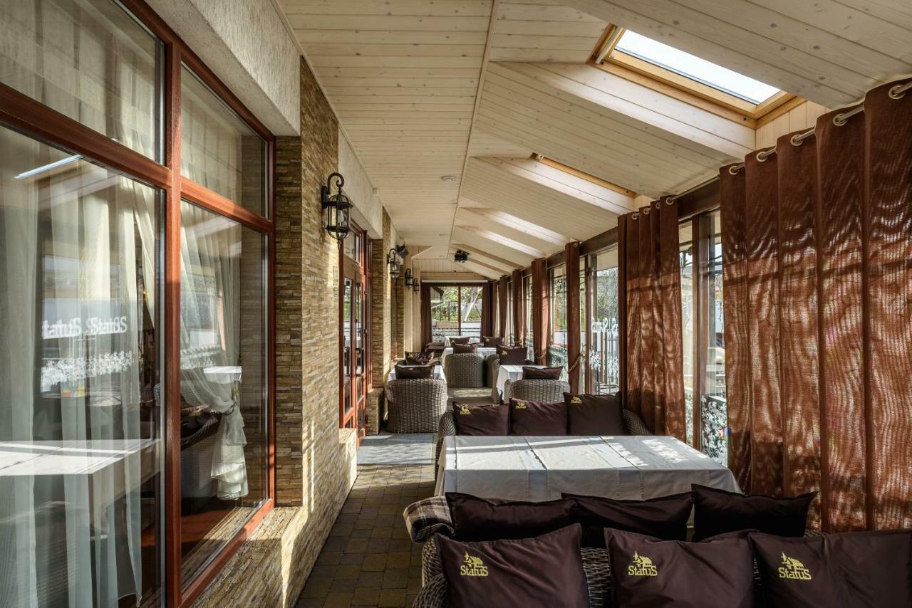 Status Hotel Malekhuv ภายนอก รูปภาพ